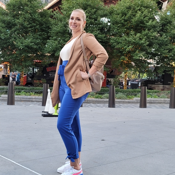 Meet your Posher, Holly - Picture 2 of 4